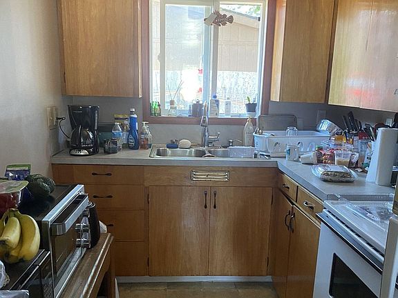 2nd image of 247 SE Oar Ave