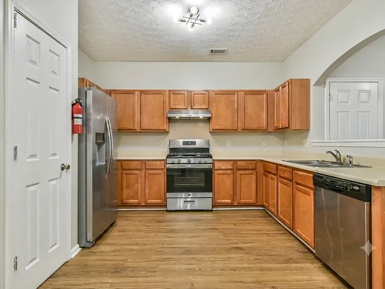 2529 Emma Way — Photo 17