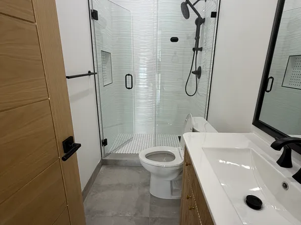 7039 Quartz Ave, Winnetka, CA 91306