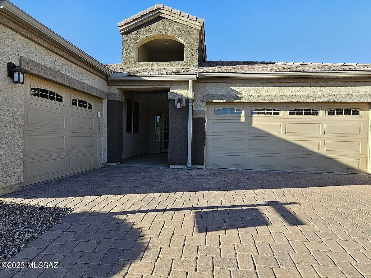 4 bed, 3.0 bath, 2534 sqft, $2,395 — Photo 3