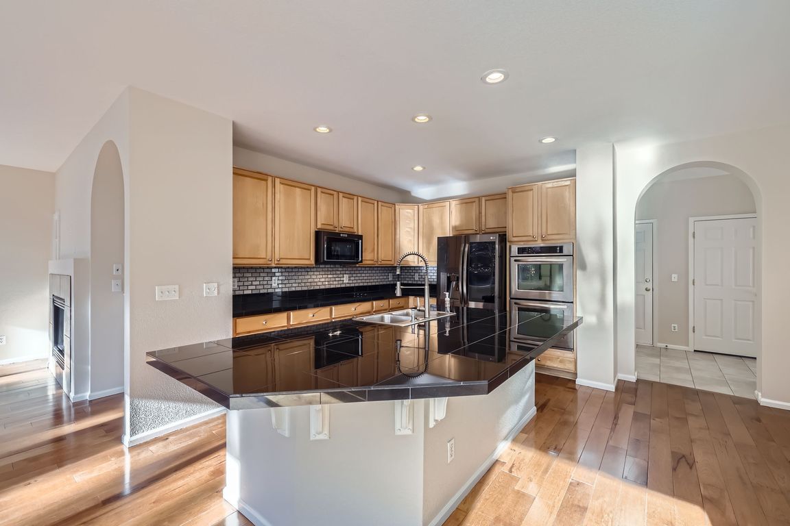 2660 Timberchase Trail - MLS Sized - 012 - 13 Kitchen