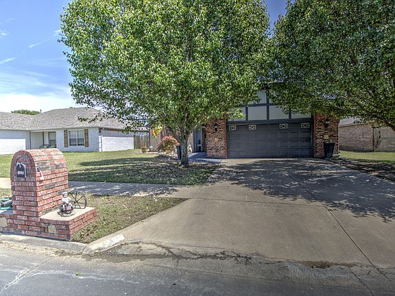3rd image of 1116 S Marina Dr