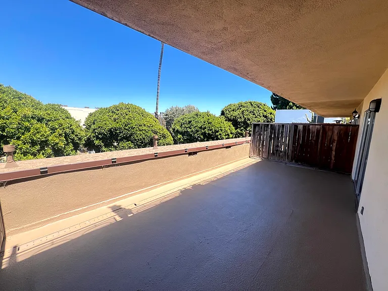 2637 Centinela Ave — Photo 2