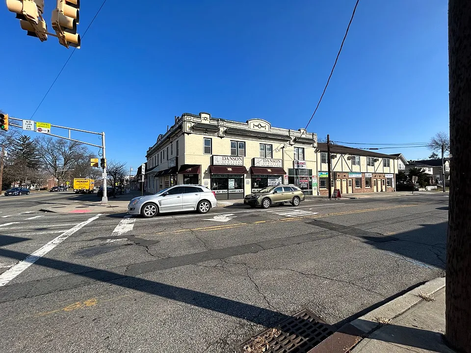201-213 Williams Ave #440