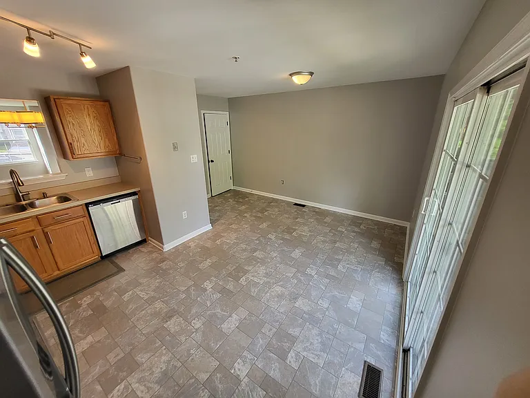 114 Vince Dr — Photo 13