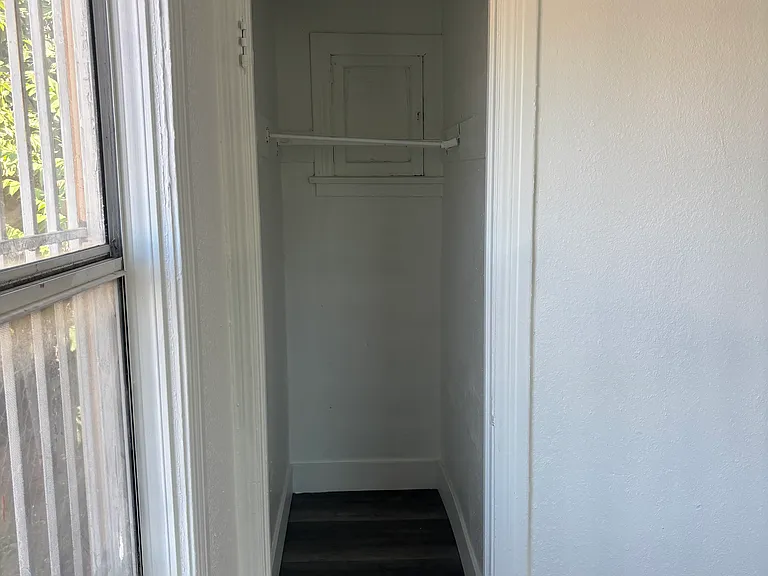 1222 W 88th St — Photo 27