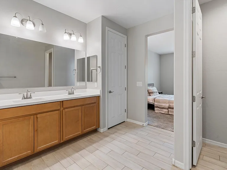 10904 W Harrison St — Photo 14