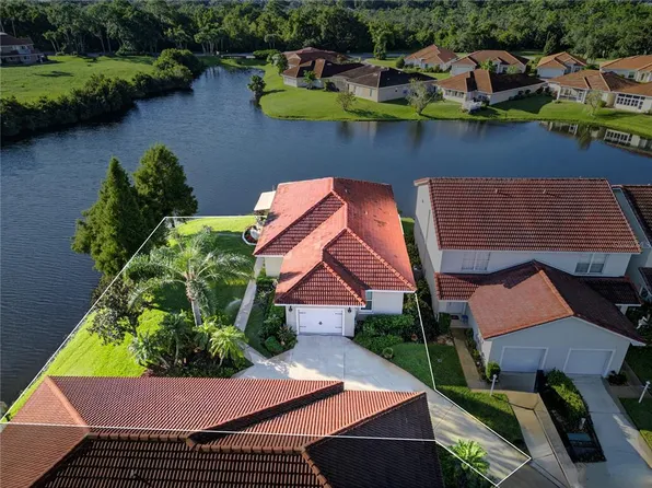 2220 Garden Lake Dr, Winter Haven, FL 33884