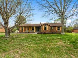 206 Sam Davis Dr, Springfield, TN 37172