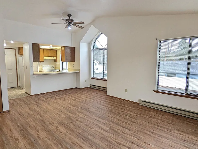 2320 Valencia St — Photo 13