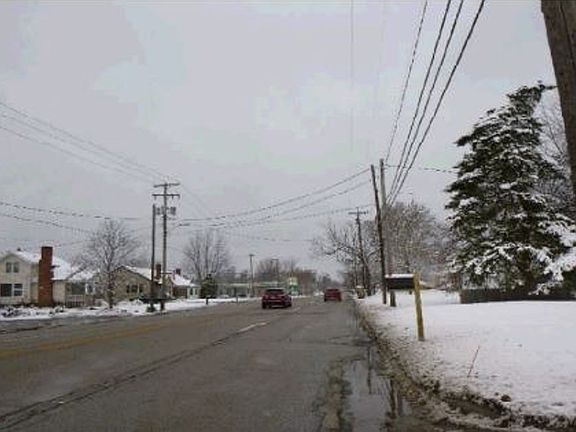 Exterior Neighborhood (street photo)