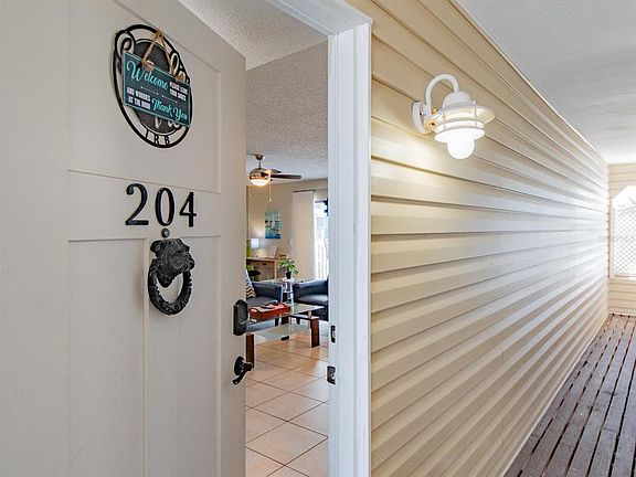 4th image of 2406 Gulf Blvd APT 204