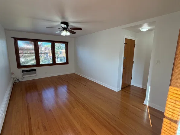 2743 W Summerdale Ave APT 2W, Chicago, IL 60625