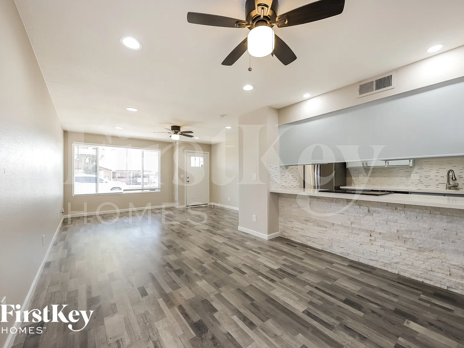 3 bed, 2.0 bath, 1644 sqft, $1,900 — Photo 4