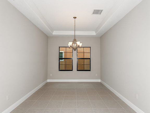 Islamorada I Formal Dining