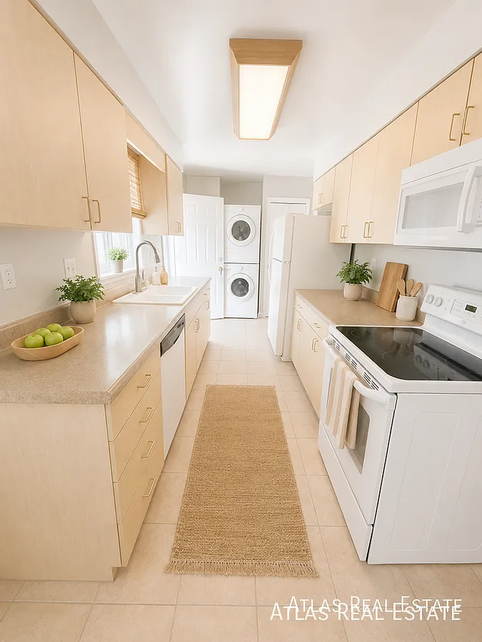 Tucked Away Duplex Near Ivywild ~ Ready for Move In! — Photo 2