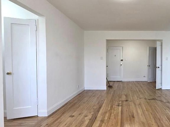 4th image of 14021 Burden Cres