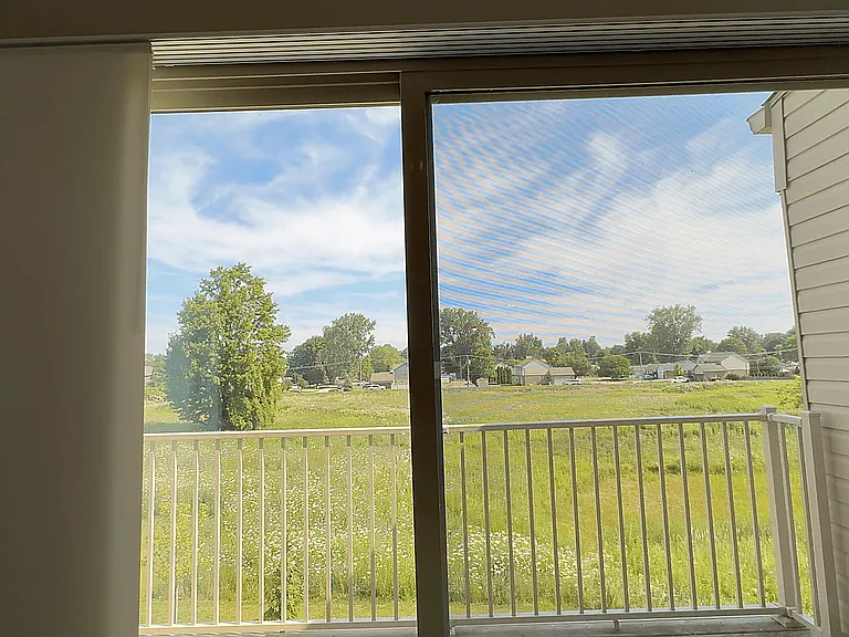 Prentiss Pointe Apartments — Photo 361