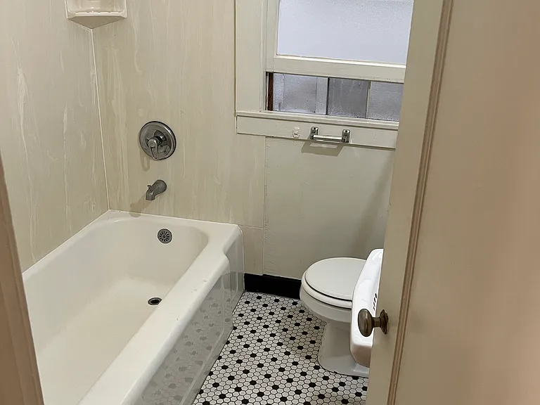 2125 Hearst Ave — Photo 14