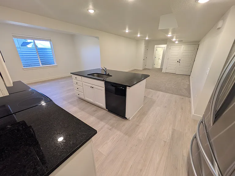 8551 S Kyler Ln — Photo 4
