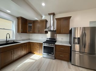 1921 Harmon St #A, Berkeley, CA 94703