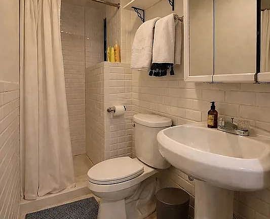 4th image of 267 E 10th St #2D