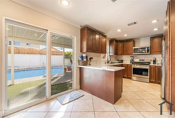 2419 Vegas Valley Dr — Photo 11