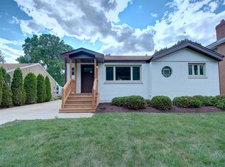 614 Robinhood Ln, La Grange Park, IL 60526