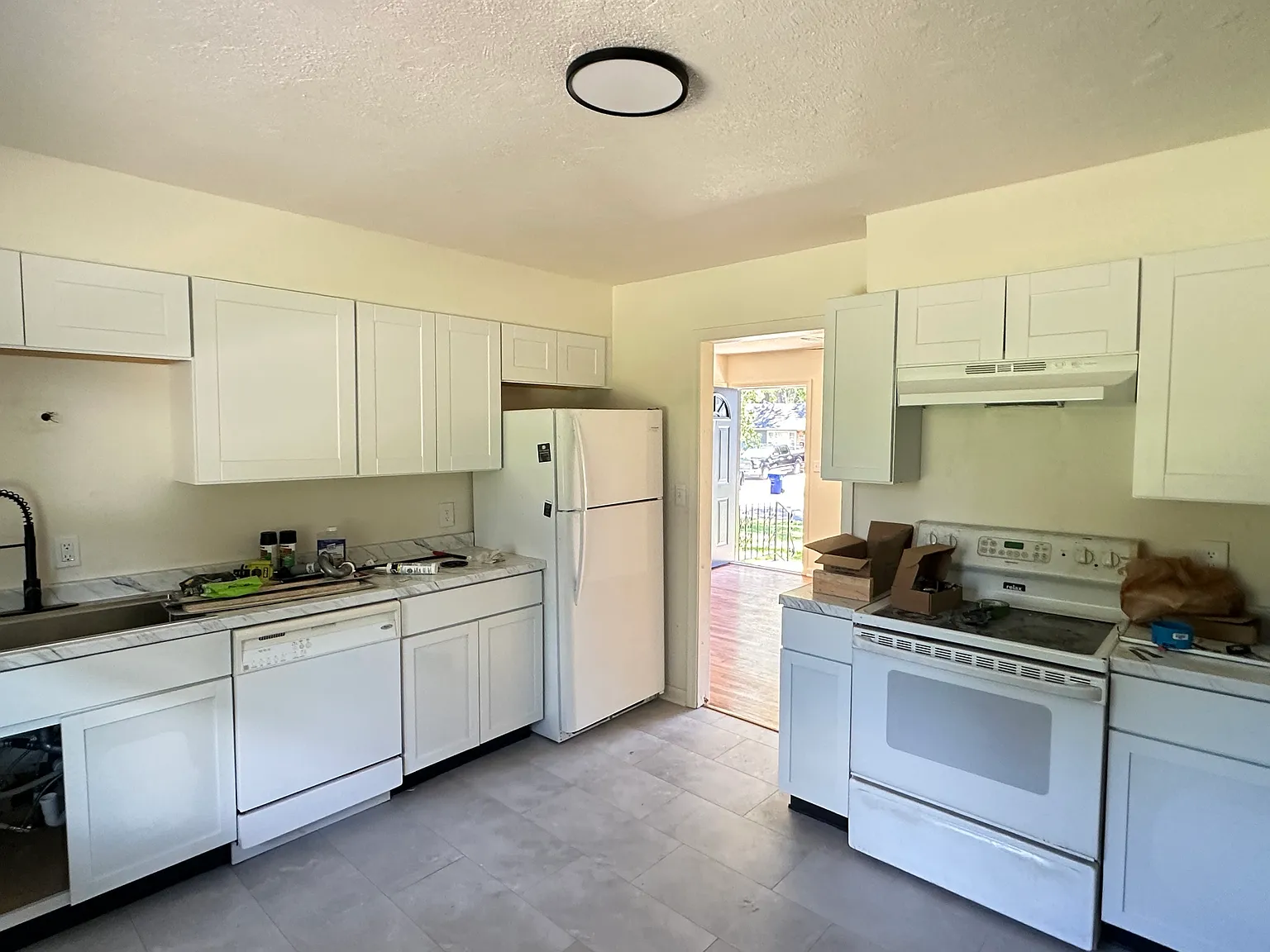 6 bed, 2296 sqft, $2,875 — Photo 4