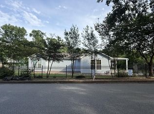 205 Carroll St, Center, TX 75935