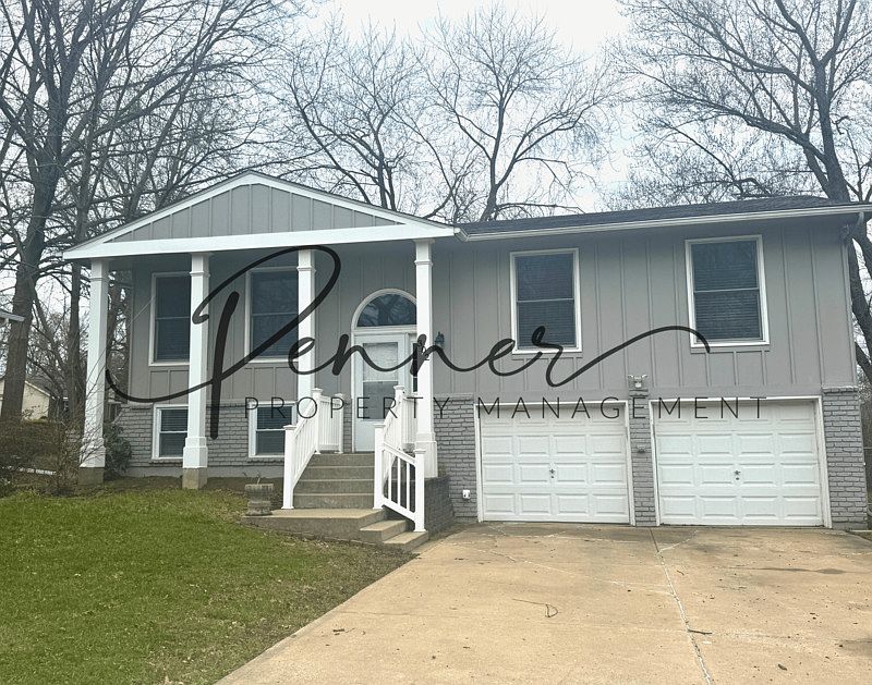 1st image of 302 SE Brentwood Dr