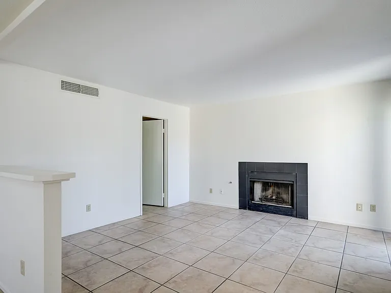 2702 Lovington Dr — Photo 10