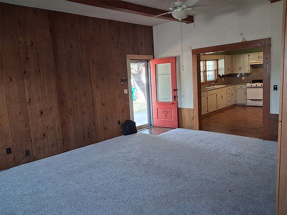 4th image of 310 N Trinity St