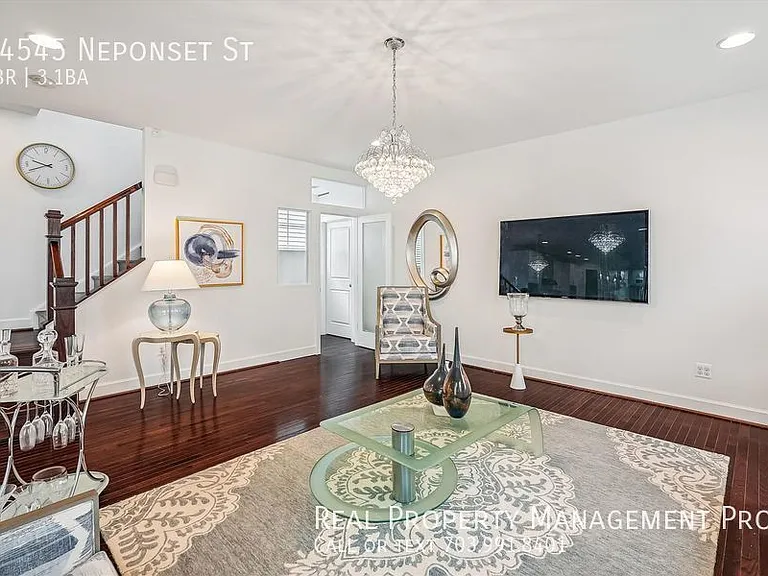 44545 Neponset St — Photo 16
