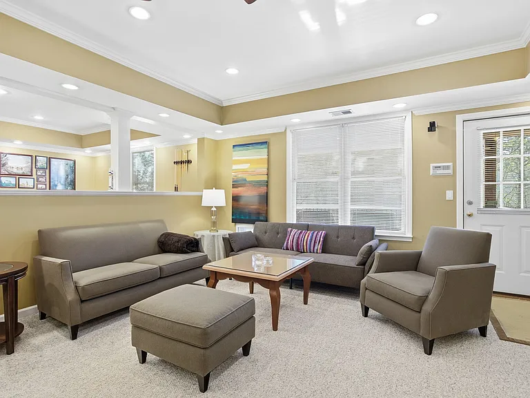 515 Taunton Way #BASEMENT — Photo 17