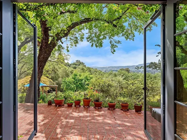 1212 N Fitch Mountain Road, Healdsburg, CA 95448