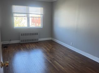 5949 160th St #2, Flushing, NY 11365