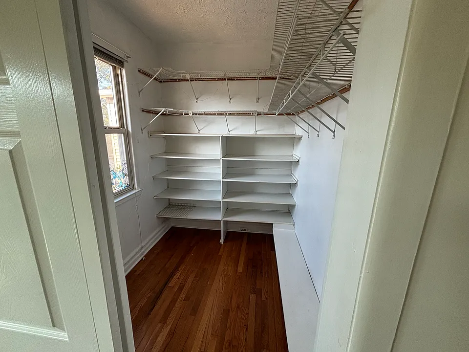 Walk In Closet!