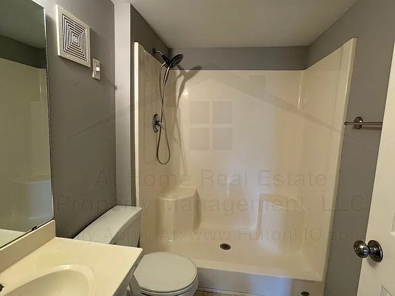 808 Center St #201 — Photo 13