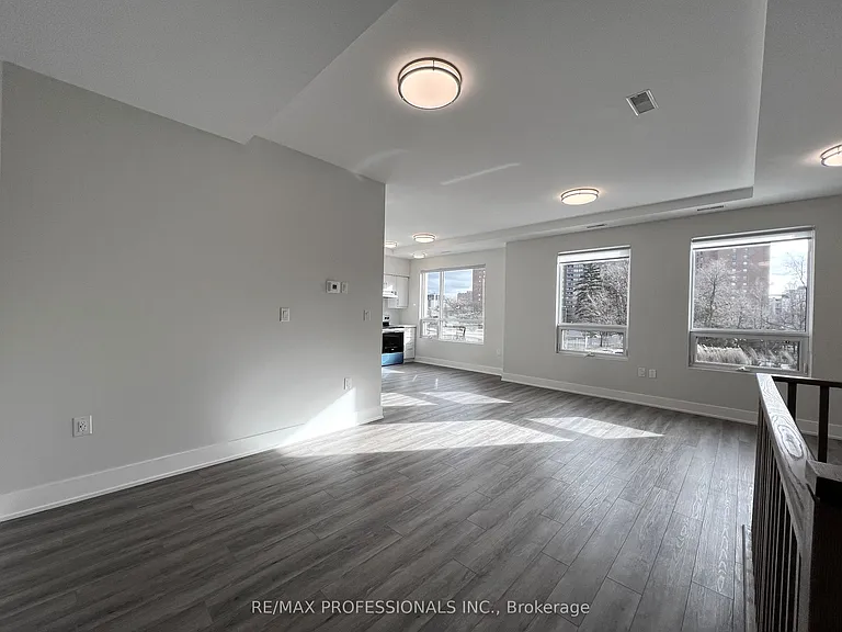 62 Dixfield Dr #123 — Photo 4
