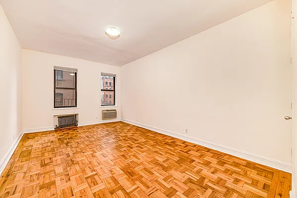 Rented by REAL New York | media 12