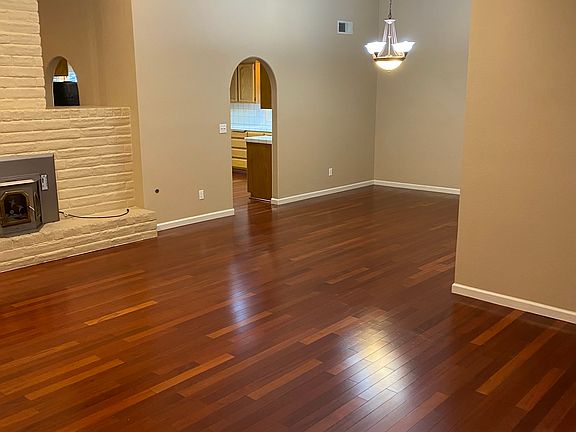 4th image of 1740 Corsica Dr