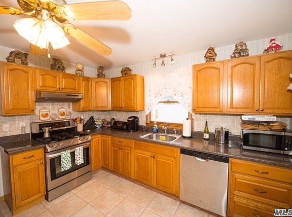 2nd image of 17 Chapin Ct