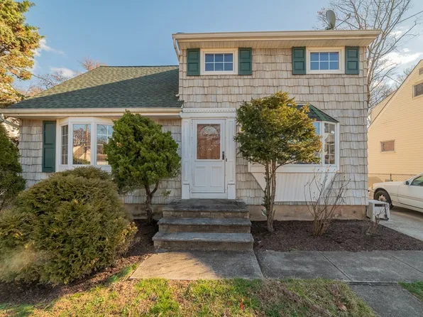 96 S Inman Ave, Avenel, NJ 07001