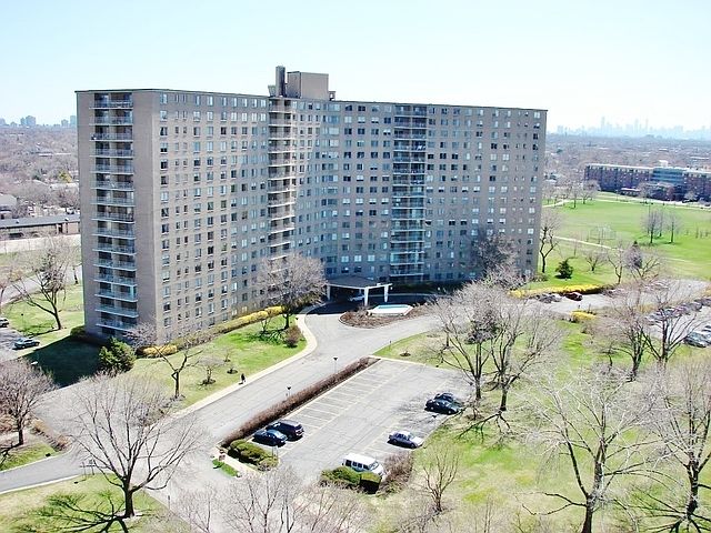 1st image of 7061 N Kedzie Ave Suite 705