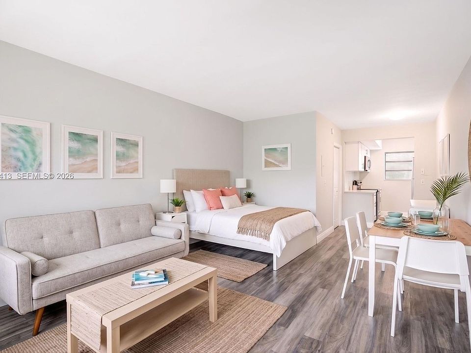 1st image of 7725 Carlyle Ave APT 10