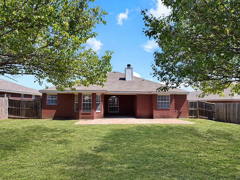 2206 Sandstone Dr — Photo 16