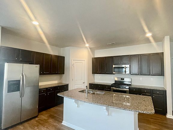 2nd image of 8601 Union Central Ct