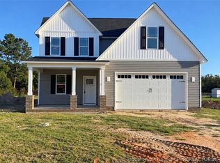 1934 Sunshine Ct, Hope Mills, NC 28348