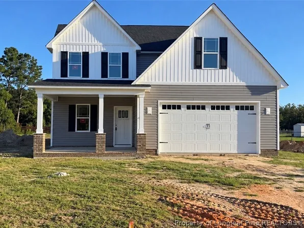 1934 Sunshine Ct, Hope Mills, NC 28348